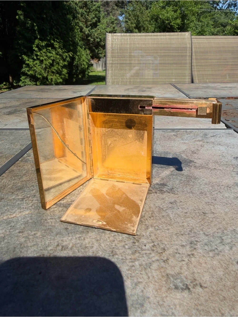 Volupte mirror broken